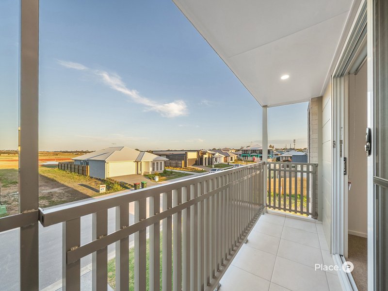 Photo - 39 Cambridge Circuit, Lawnton QLD 4501 - Image 13