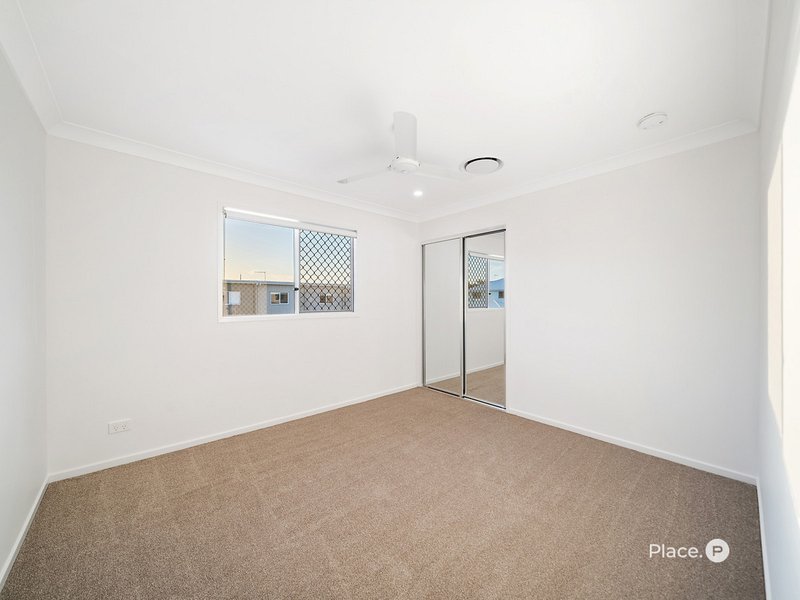 Photo - 39 Cambridge Circuit, Lawnton QLD 4501 - Image 15