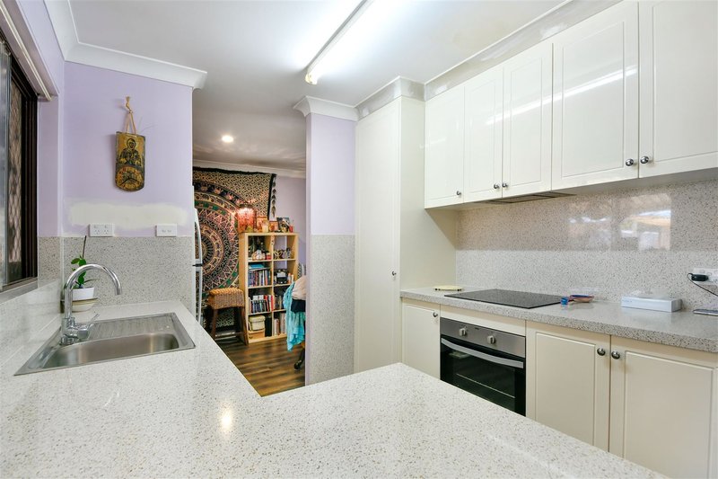 Photo - 39 Cambridge Crescent, Cooloongup WA 6168 - Image 3