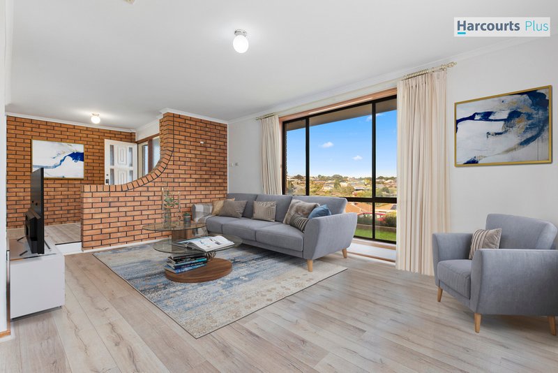 Photo - 39 Capella Drive, Hallett Cove SA 5158 - Image 2