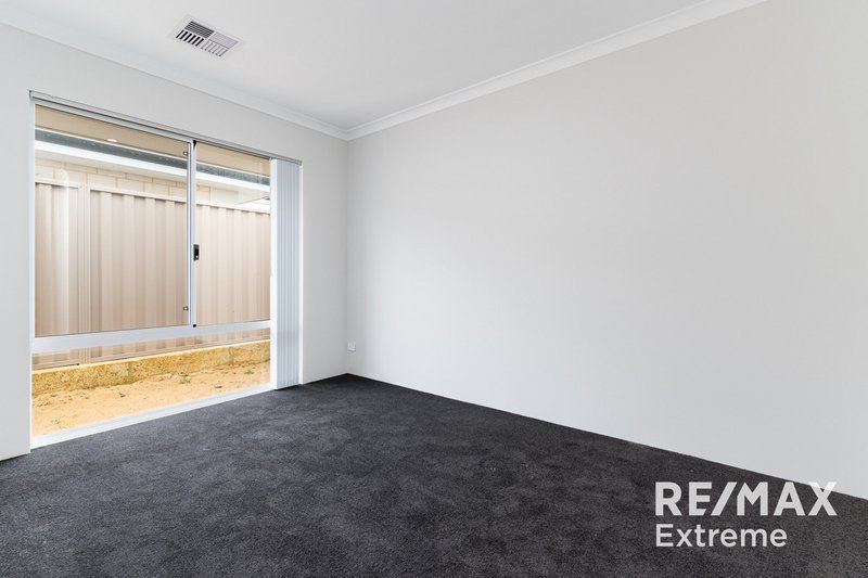 Photo - 39 Capilano Avenue, Yanchep WA 6035 - Image 10