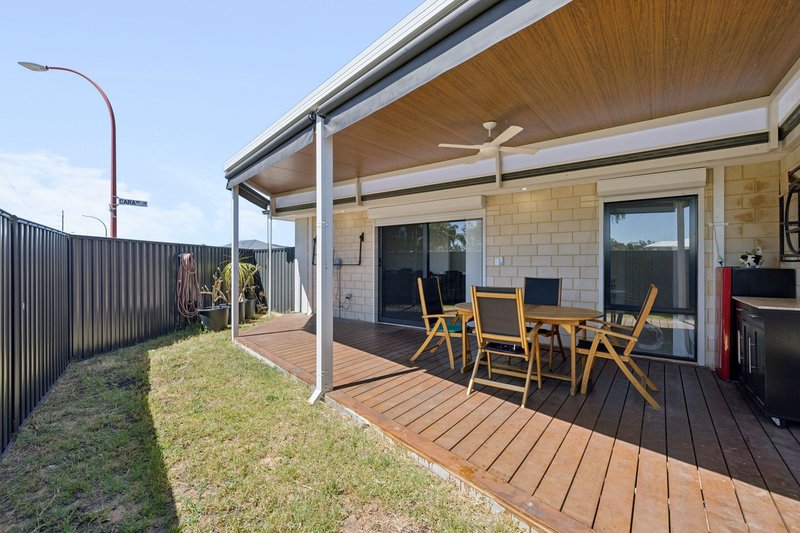 Photo - 39 Cara Way, Wattle Grove WA 6107 - Image 10