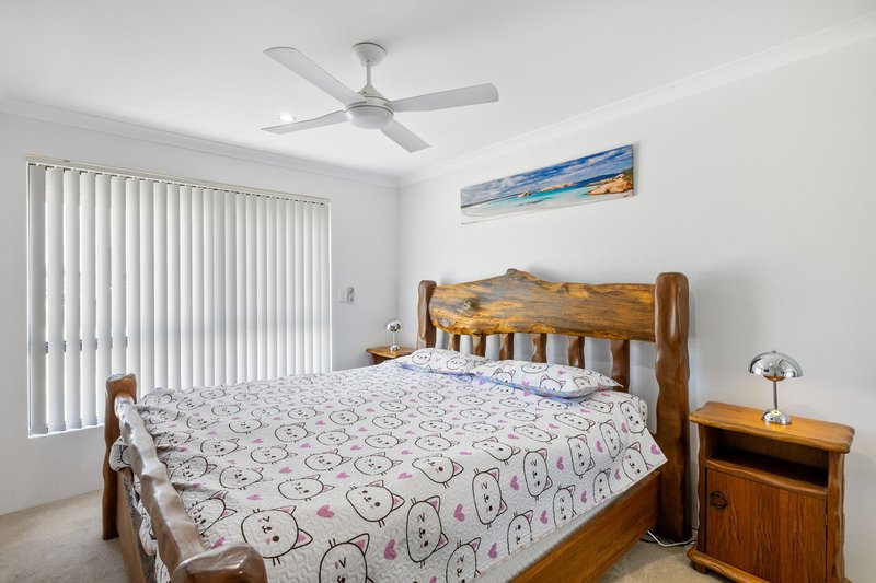 Photo - 39 Cara Way, Wattle Grove WA 6107 - Image 11