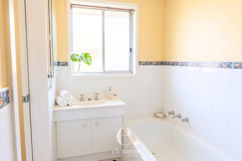 Photo - 39 Carmarthen Drive, Corio VIC 3214 - Image 4