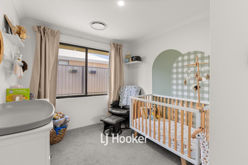 Photo - 39 Carnelian Avenue, Australind WA 6233 - Image 14