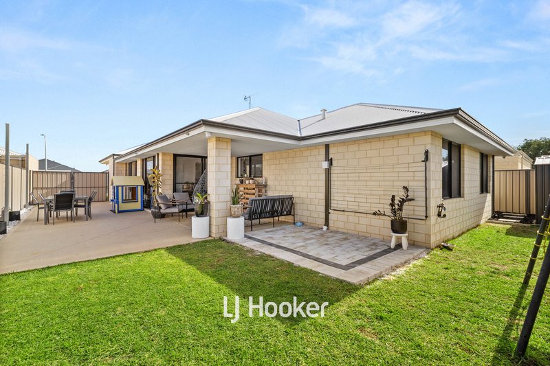 Photo - 39 Carnelian Avenue, Australind WA 6233 - Image 20