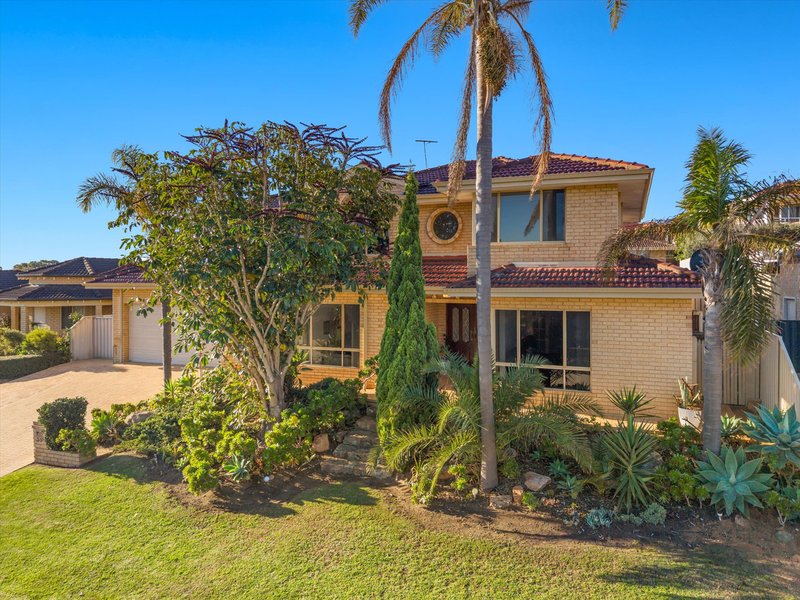 Photo - 39 Castellon Crescent, Coogee WA 6166 - Image 1