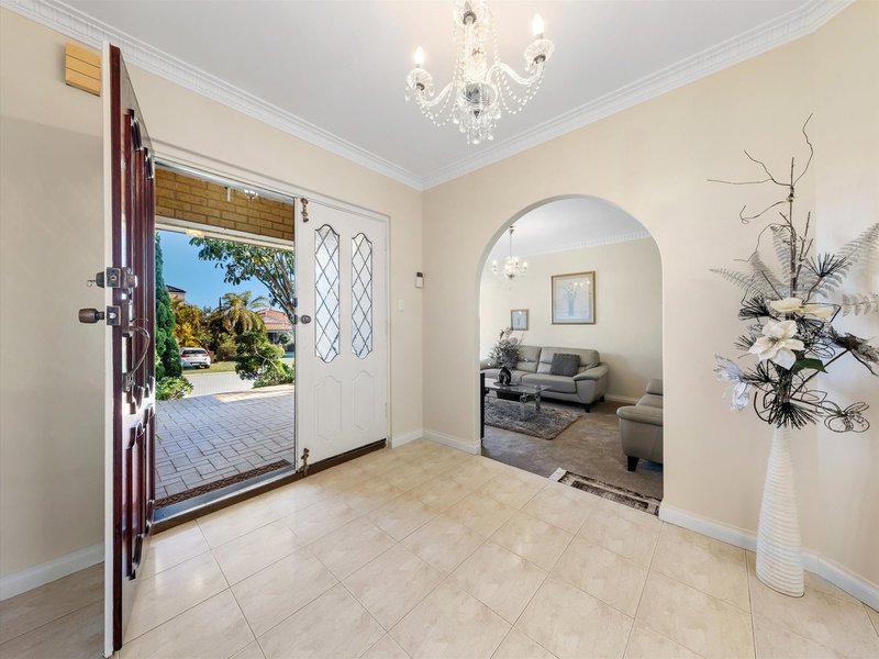 Photo - 39 Castellon Crescent, Coogee WA 6166 - Image 2