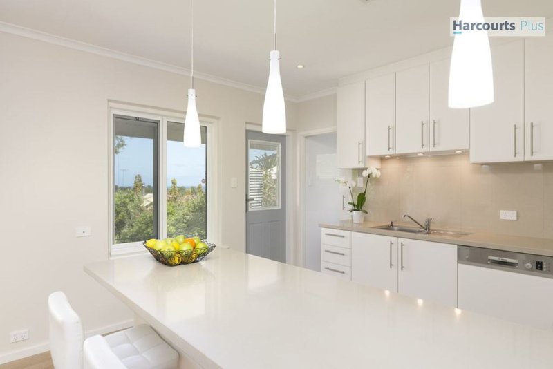 Photo - 39 Central Avenue, Hallett Cove SA 5158 - Image 5