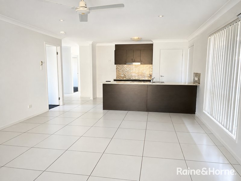 Photo - 39 Champion Crescent, Griffin QLD 4503 - Image 4