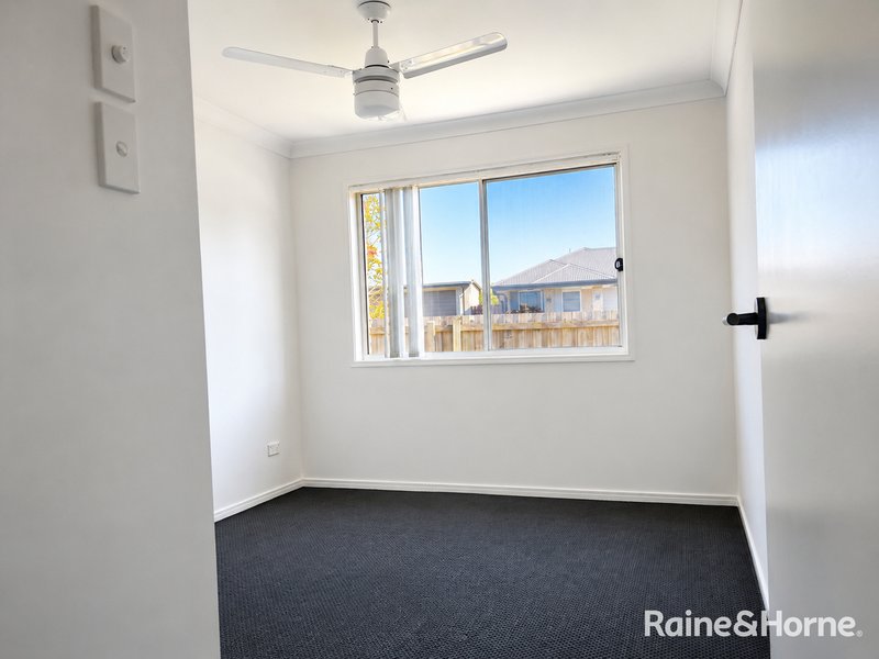 Photo - 39 Champion Crescent, Griffin QLD 4503 - Image 6
