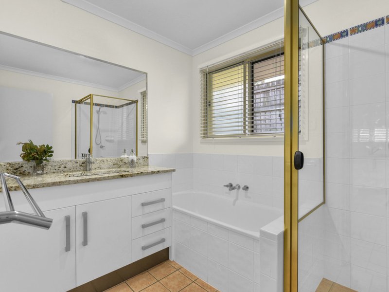 Photo - 39 Chelsea Crescent, Bridgeman Downs QLD 4035 - Image 14