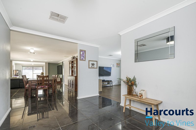 Photo - 39 Cinnabar Bend, Aveley WA 6069 - Image 4