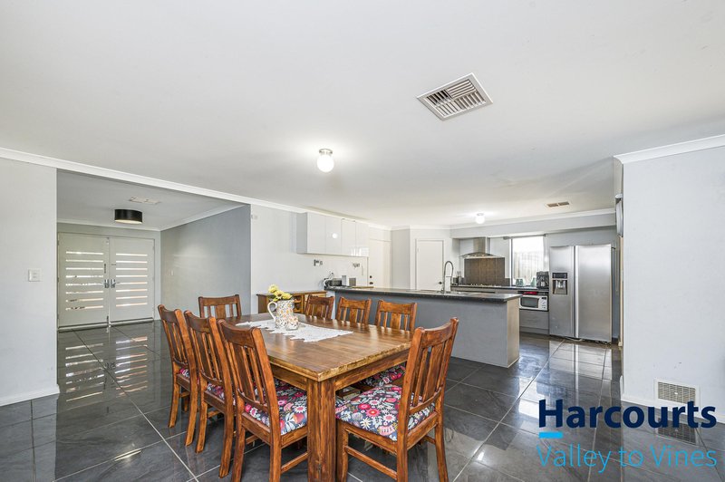 Photo - 39 Cinnabar Bend, Aveley WA 6069 - Image 11