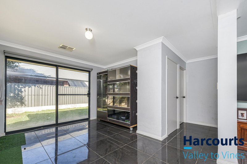 Photo - 39 Cinnabar Bend, Aveley WA 6069 - Image 12