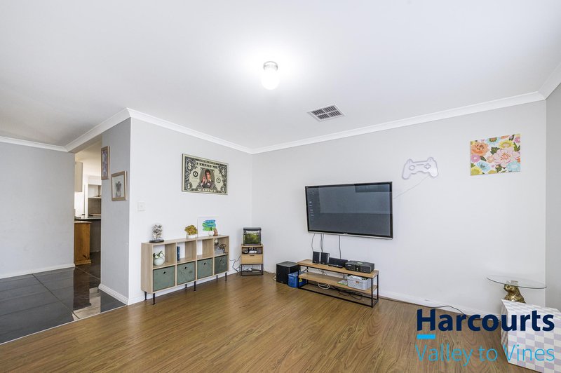 Photo - 39 Cinnabar Bend, Aveley WA 6069 - Image 13