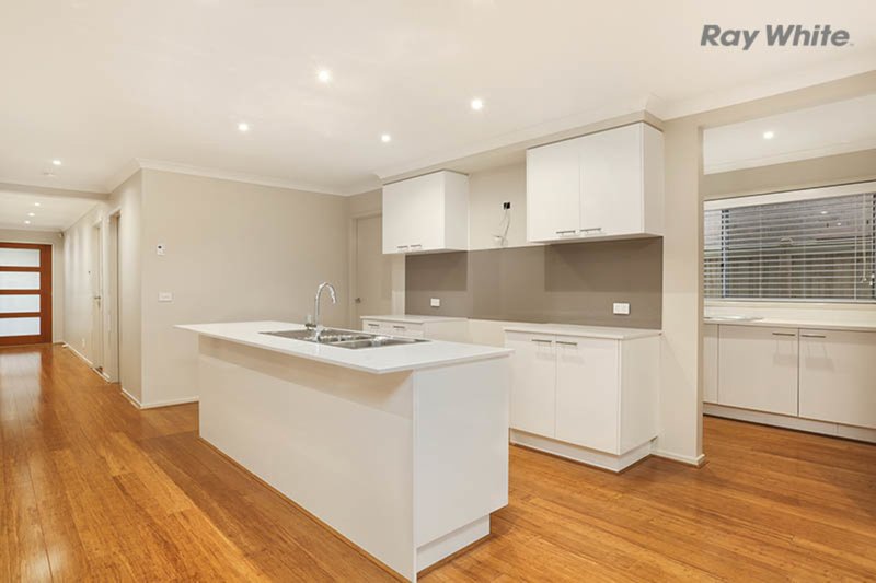 Photo - 39 Coastwatch Road, Point Cook VIC 3030 - Image 4