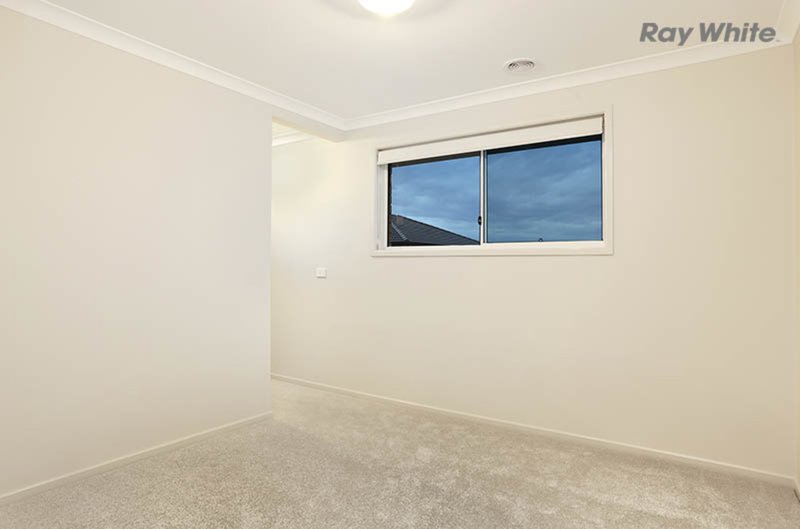 Photo - 39 Coastwatch Road, Point Cook VIC 3030 - Image 13