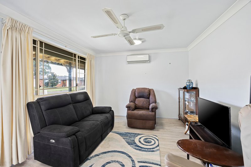 Photo - 39 Country Grove Drive, Cameron Park NSW 2285 - Image 10