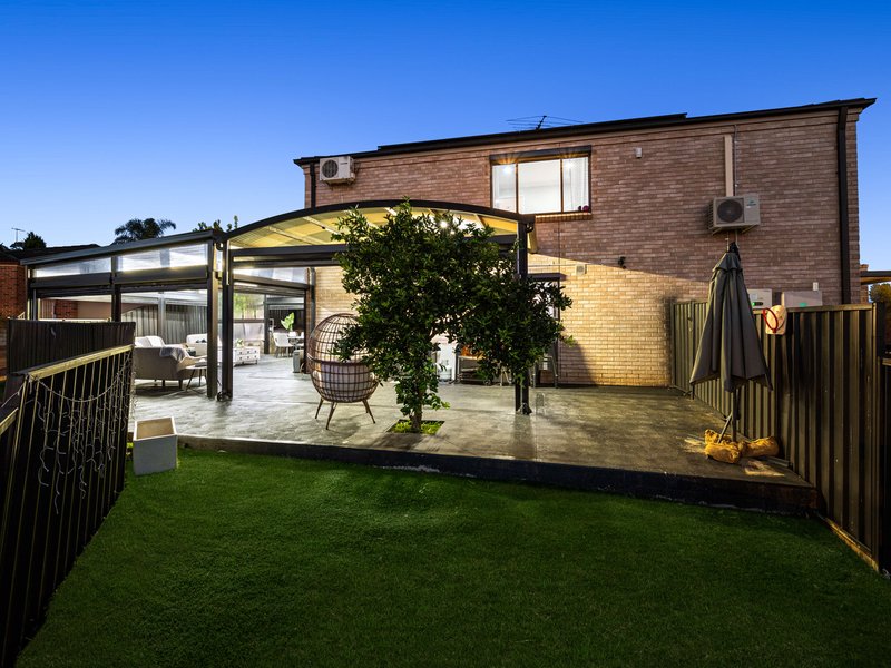 Photo - 39 Crommelin Crescent, St Helens Park NSW 2560 - Image 16