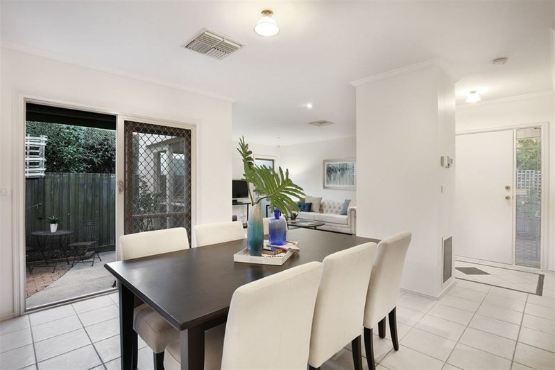 Photo - 3/9 Cromwell Street, Burwood VIC 3125 - Image 3