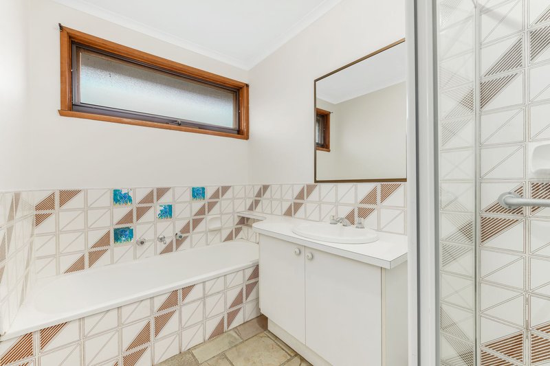 Photo - 39 Crossdale Rise, Endeavour Hills VIC 3802 - Image 6