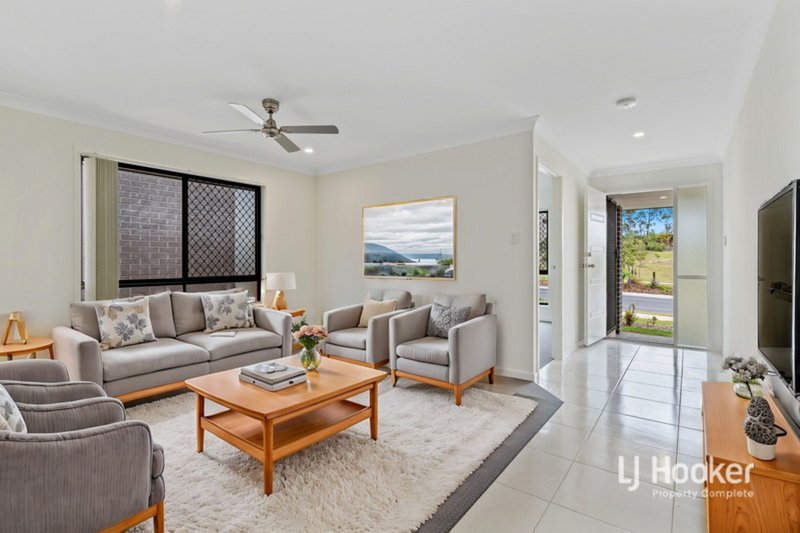 Photo - 39 Darrau Avenue, Yarrabilba QLD 4207 - Image 9