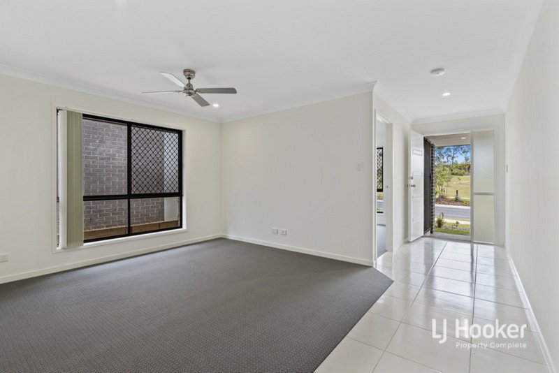 Photo - 39 Darrau Avenue, Yarrabilba QLD 4207 - Image 10