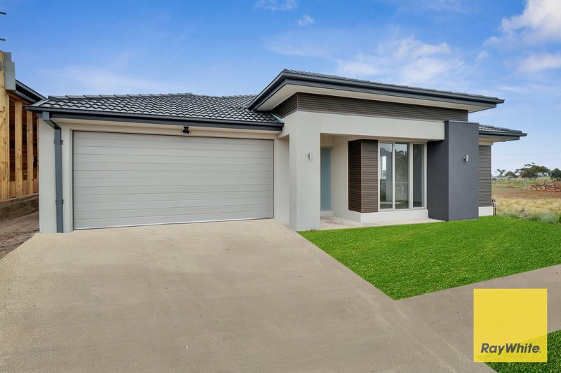 39 Delhi Grove, Rockbank VIC 3335