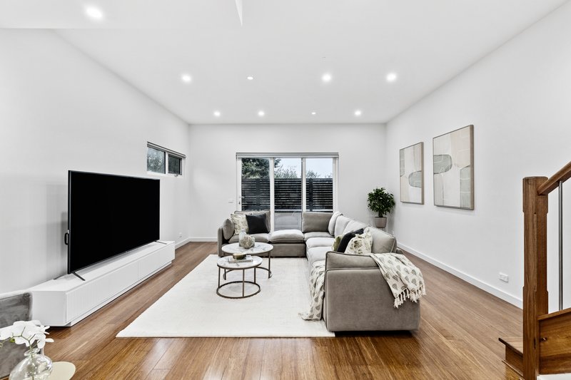 Photo - 39 Devereaux Street, Oak Park VIC 3046 - Image 1