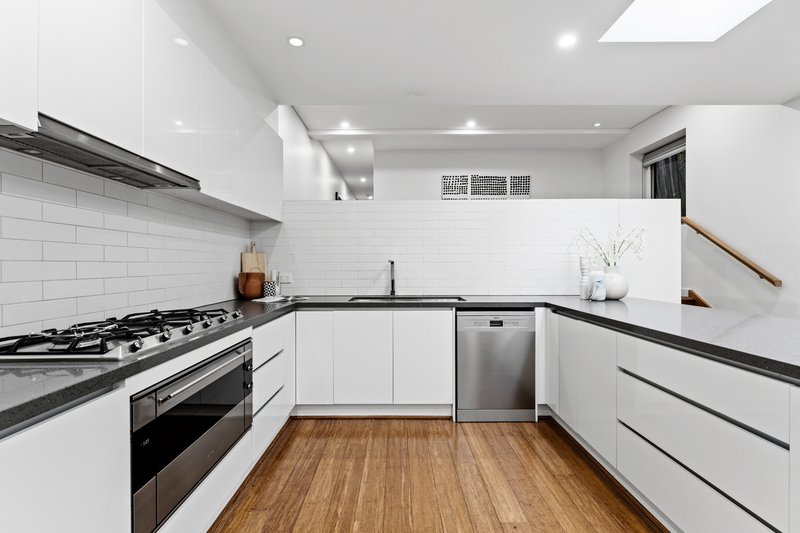 Photo - 39 Devereaux Street, Oak Park VIC 3046 - Image 4