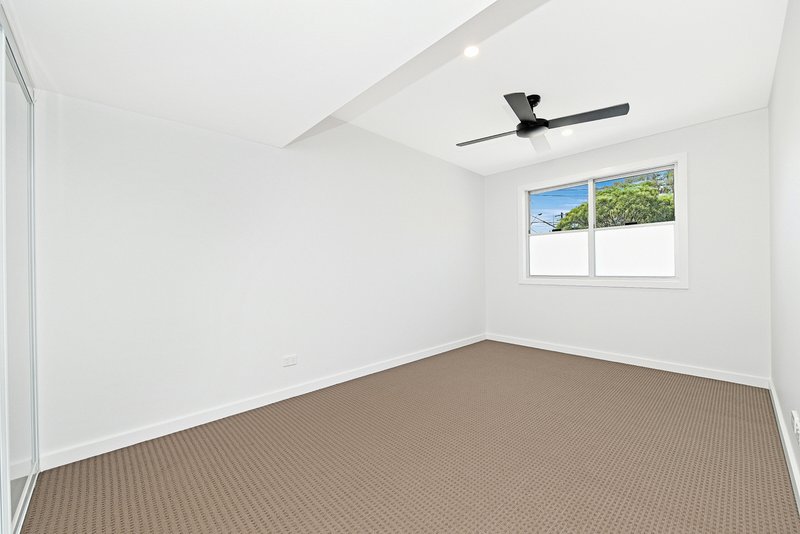 Photo - 39 Devine Street, Erskineville NSW 2043 - Image 3