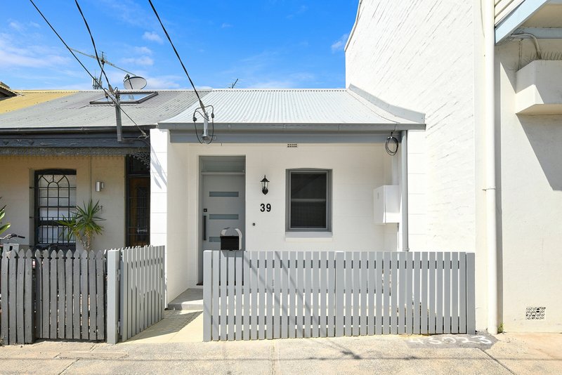 Photo - 39 Devine Street, Erskineville NSW 2043 - Image 6