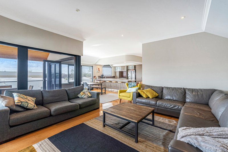Photo - 3/9 Dorsodura Way, Mandurah WA 6210 - Image 9