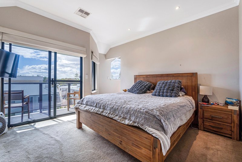 Photo - 3/9 Dorsodura Way, Mandurah WA 6210 - Image 10