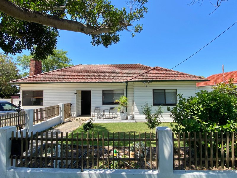 Photo - 39 Douglas Street, Wallsend NSW 2287 - Image 2