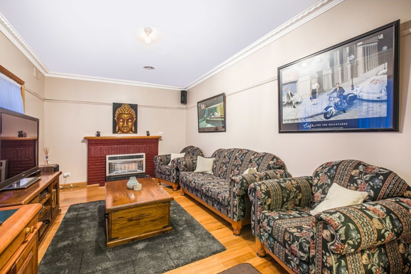 Photo - 39 Dundee Street, Reservoir VIC 3073 - Image 4