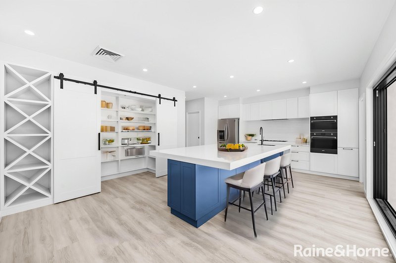 Photo - 39 Edgewood Crescent, Cabarita NSW 2137 - Image 3