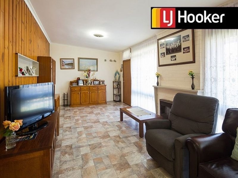 Photo - 39 Ellt Crescent, Noble Park VIC 3174 - Image 3