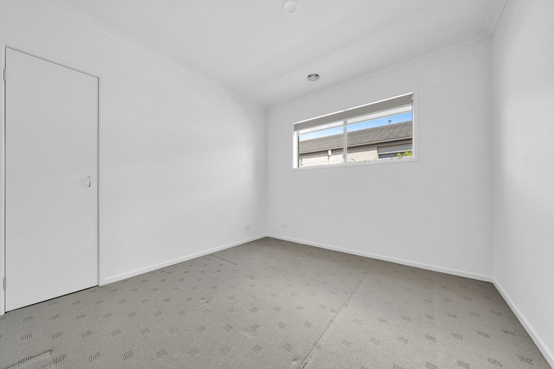 Photo - 39 Ethereal Way, Sandhurst VIC 3977 - Image 14