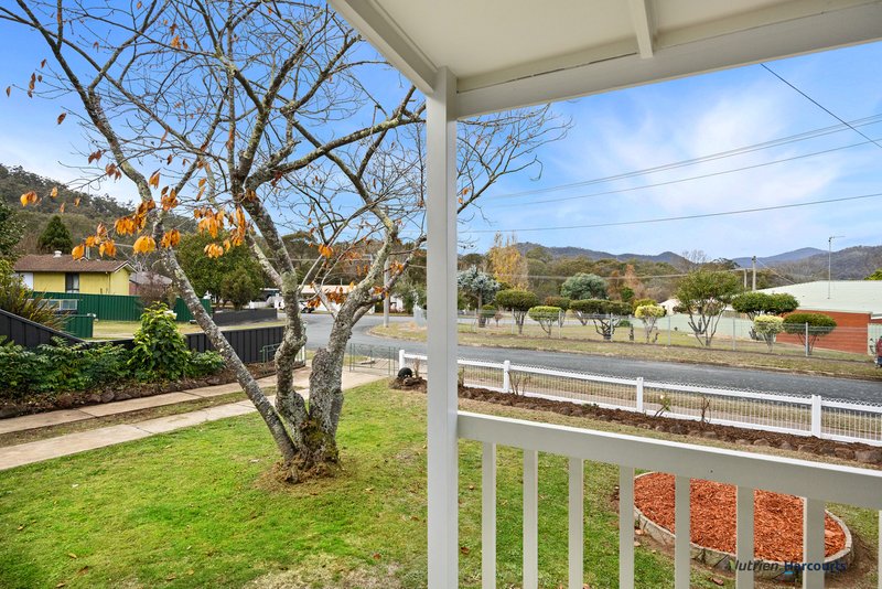 Photo - 39 Fifth Street, Eildon VIC 3713 - Image 3