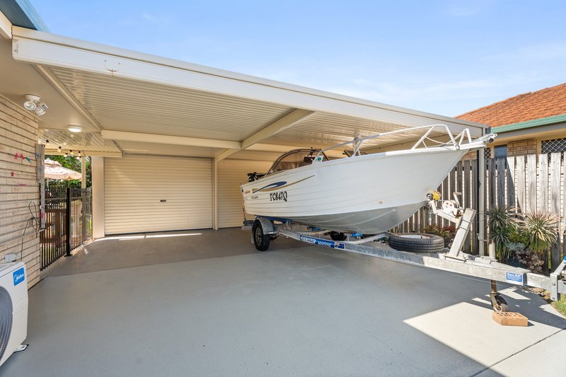 Photo - 39 Foreshore Drive, Urangan QLD 4655 - Image 2