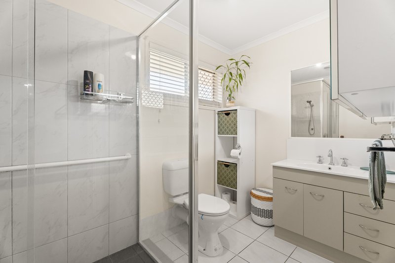 Photo - 39 Foreshore Drive, Urangan QLD 4655 - Image 10