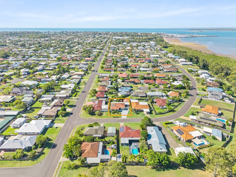 Photo - 39 Foreshore Drive, Urangan QLD 4655 - Image 22