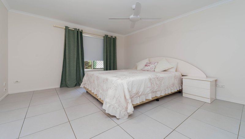 Photo - 39 Foreshore Drive, Urangan QLD 4655 - Image 5