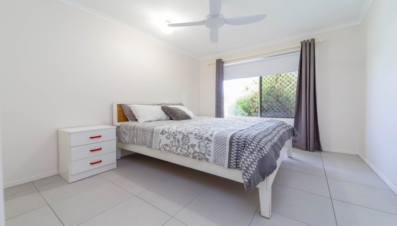 Photo - 39 Foreshore Drive, Urangan QLD 4655 - Image 6