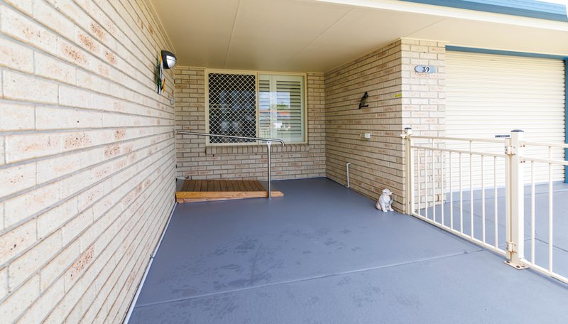 Photo - 39 Foreshore Drive, Urangan QLD 4655 - Image 16