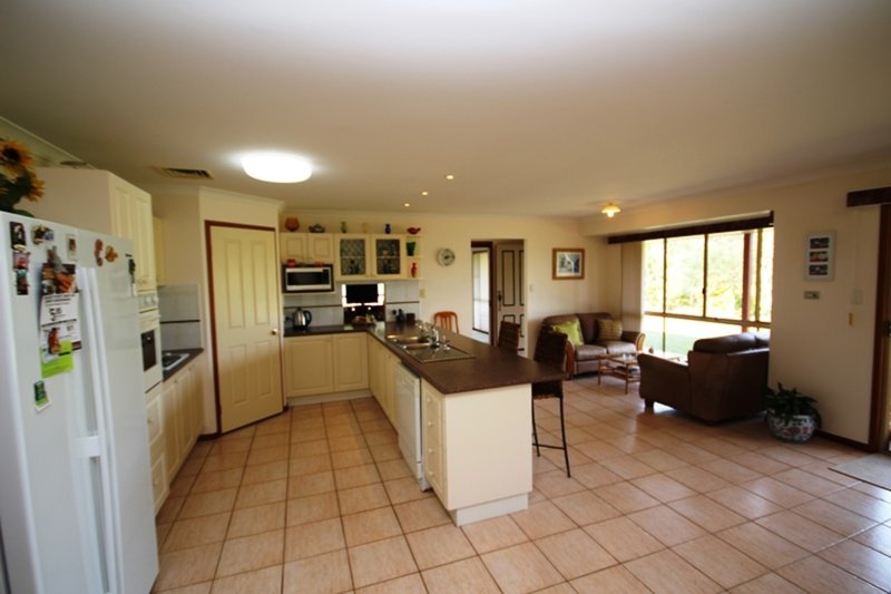 Photo - 39 Fortune Avenue, Peachester QLD 4519 - Image 7