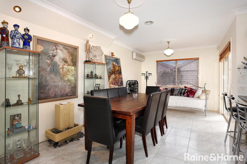 Photo - 39 Franklin Avenue, Roxburgh Park VIC 3064 - Image 5