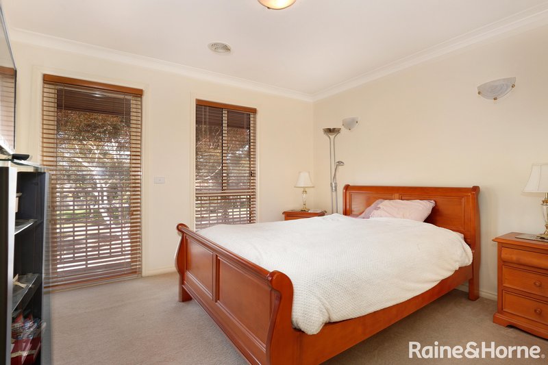 Photo - 39 Franklin Avenue, Roxburgh Park VIC 3064 - Image 6